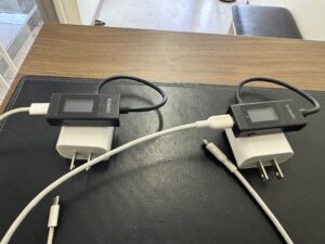 仕事で使用しているApple 20W USB-C電源アダプタ2台