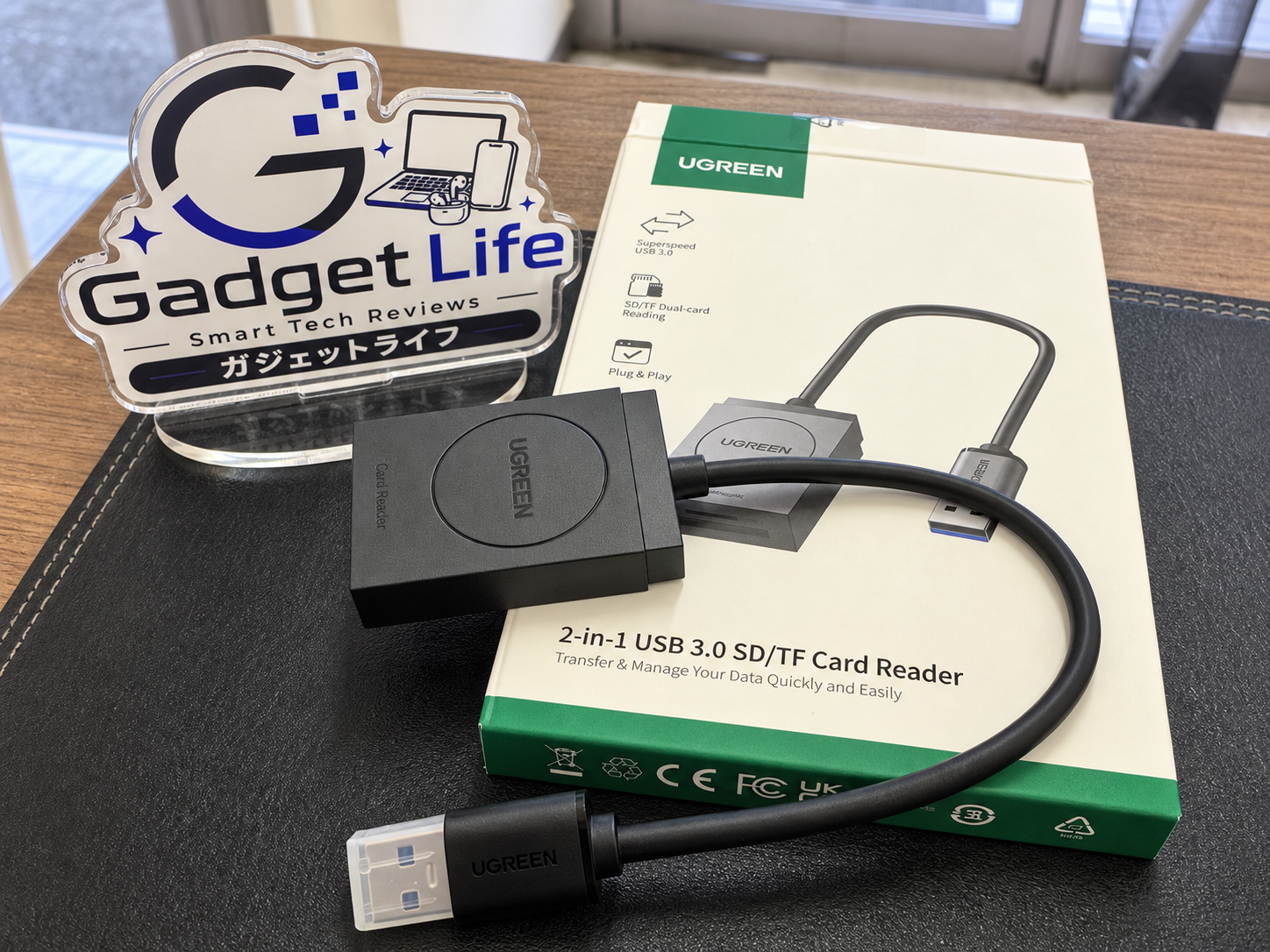 UGREEN USB 3.0カードリーダーの本体とパッケージ