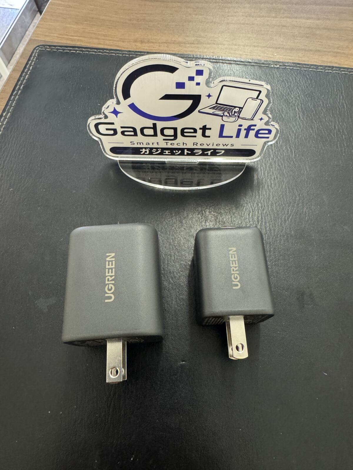 UGREEN X527 45W充電器とNexode Mini 30W充電器のサイズ比較